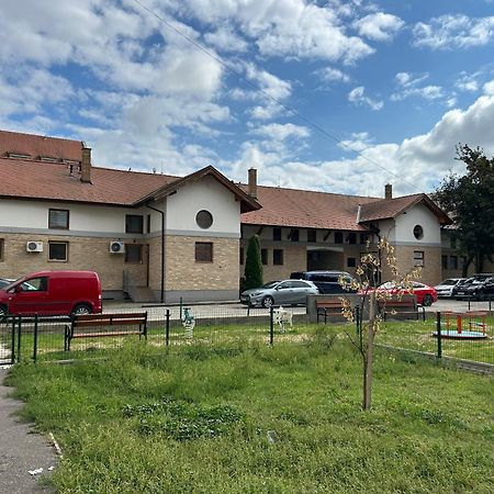 Konde Apartments A Dunajská Streda Dış mekan fotoğraf
