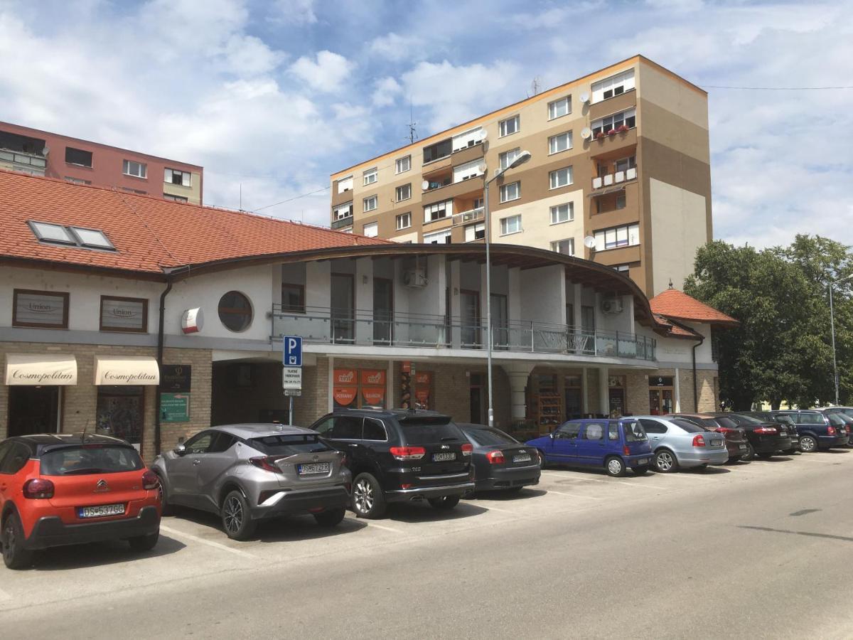 Konde Apartments A Dunajská Streda Dış mekan fotoğraf
