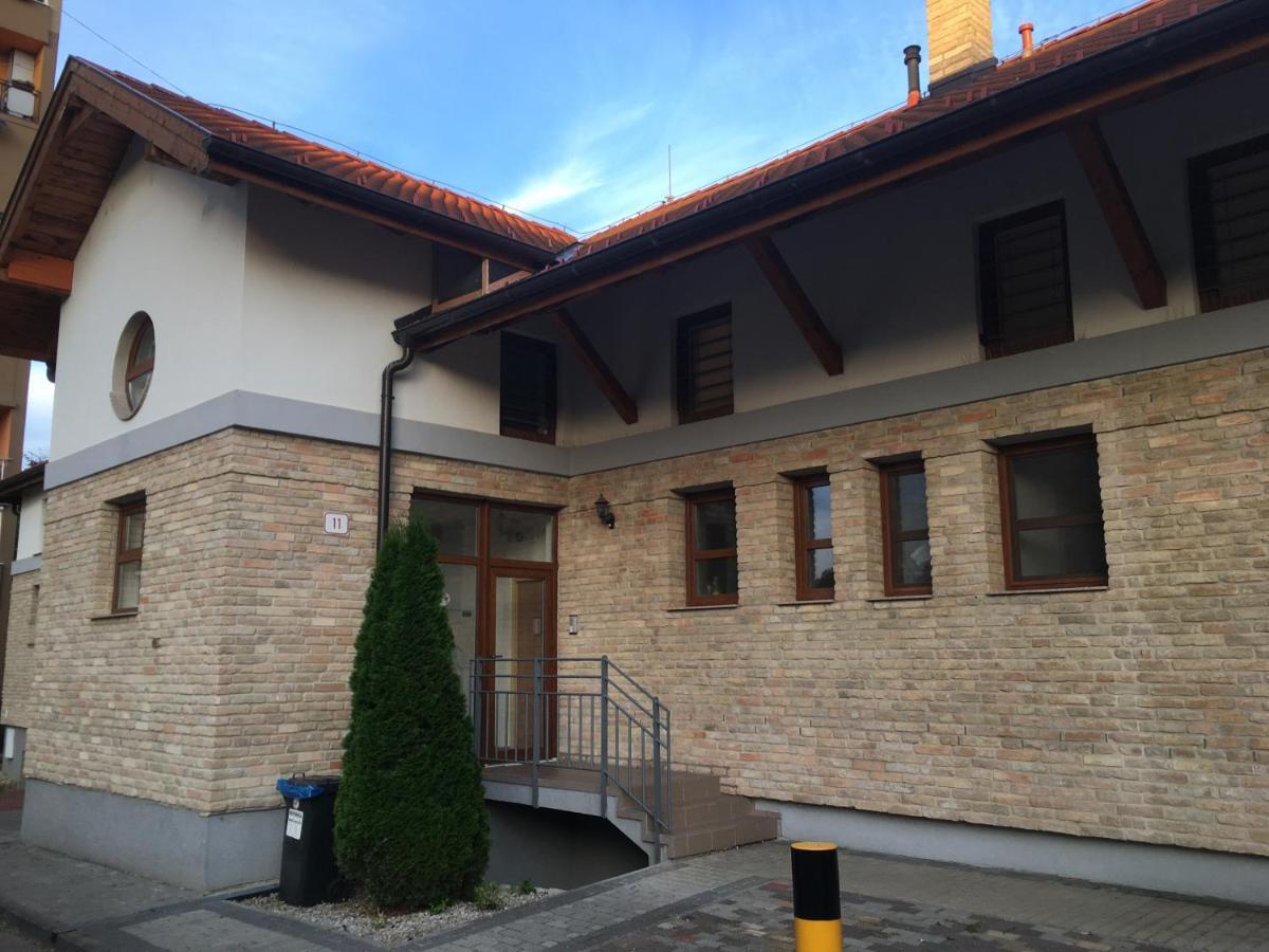 Konde Apartments A Dunajská Streda Dış mekan fotoğraf