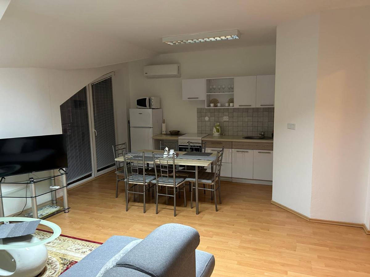 Konde Apartments A Dunajská Streda Dış mekan fotoğraf